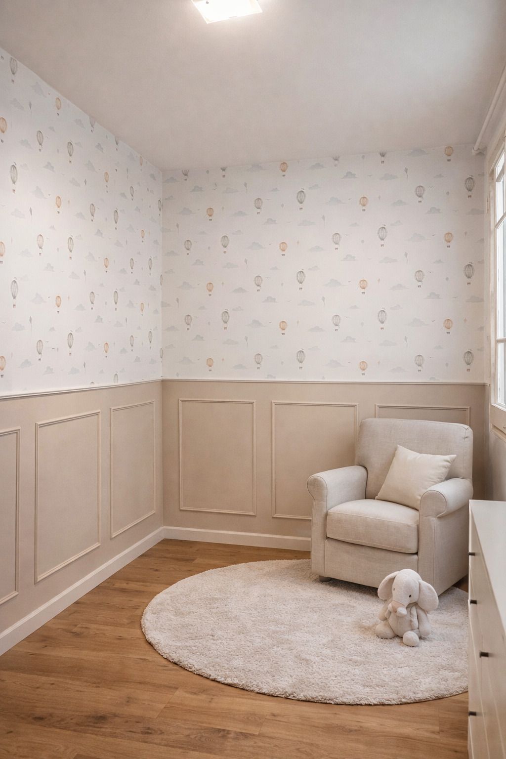 Papel pintado infantil con estampado de globos aerostáticos